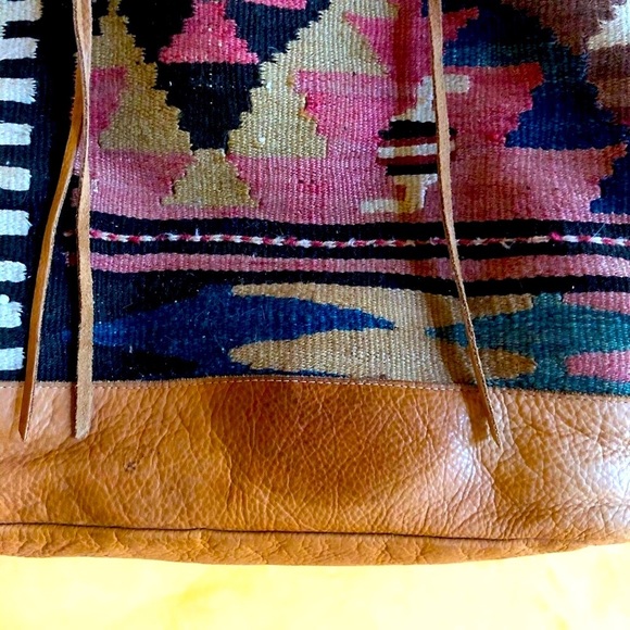 Tylie Malibu Oversized Aztec Leather Upcycled Textile Leather Oversize Weekender - Picture 4 of 8